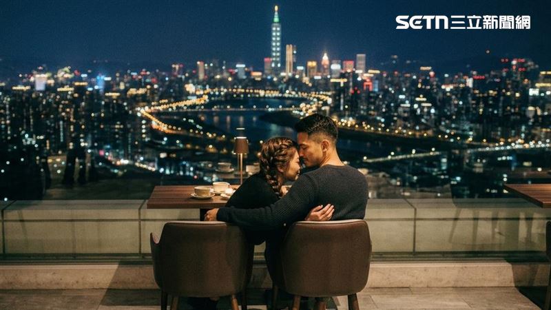 七夕情人節將至，命理師點名「兔、馬、狗、豬」七夕將迎好姻緣，提醒「鼠、牛、虎、羊、猴」慎防爛桃花，其餘生肖平淡順遂。（AI圖／記者陳韋帆製）