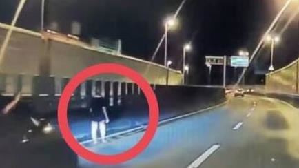 婦夜闖高架徒步走匝道 全靠暖男這招保命