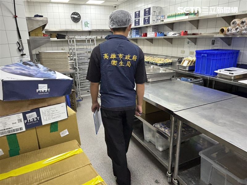 衛生局,高雄,IKEA,鮭魚,塑膠片,食安(圖/高市衛生局提供)