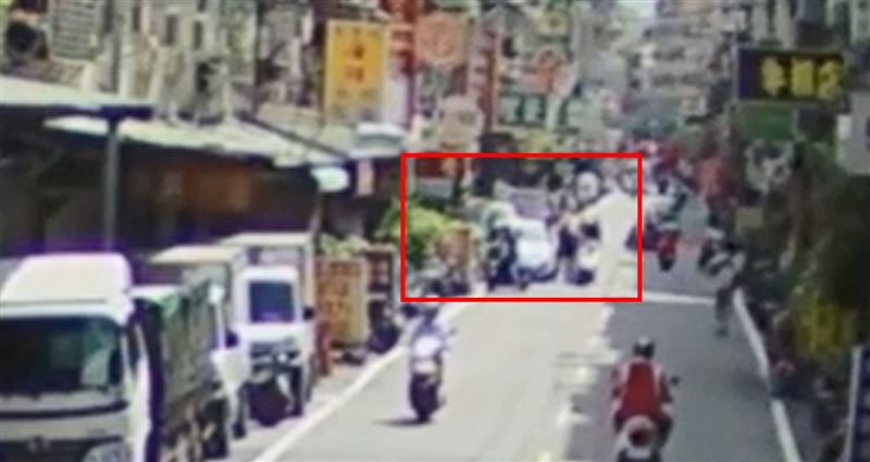 警方發現逃逸的鐘男將車停在三重。(圖/翻攝畫面)