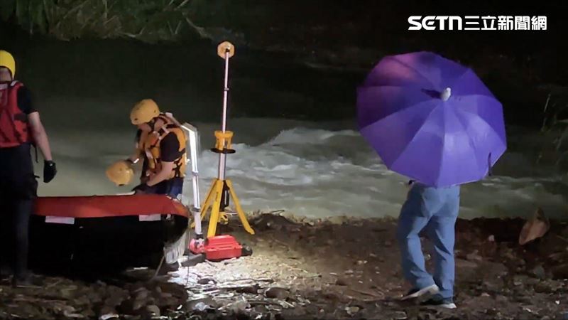 釣魚遇暴漲!台中9名外籍移工困烏溪獲救