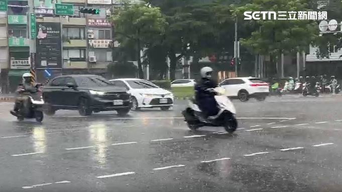 台中發布豪雨特報