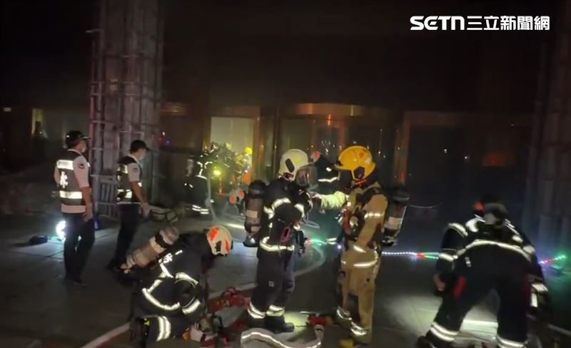 高雄知名85大樓半夜火警…疑起火原因曝！