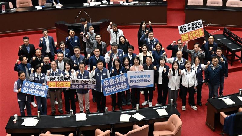 《經濟學人》再轟內鬥　藍挾持台灣成警訊