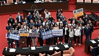 《經濟學人》再轟內鬥　藍挾持台灣成警訊