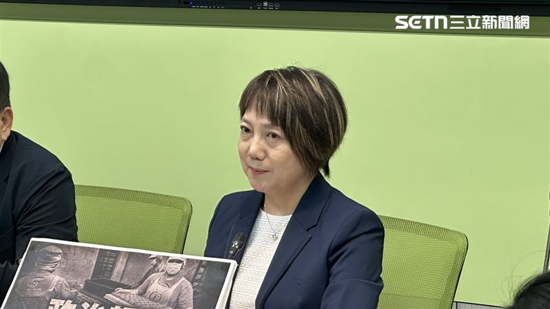 網喊翁曉玲插隊影片登電視牆！綠委這樣說
