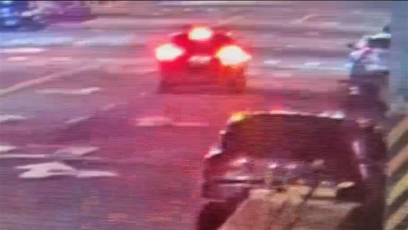 韓女來台半夜遭闖房！醉男走廊撿卡被拍