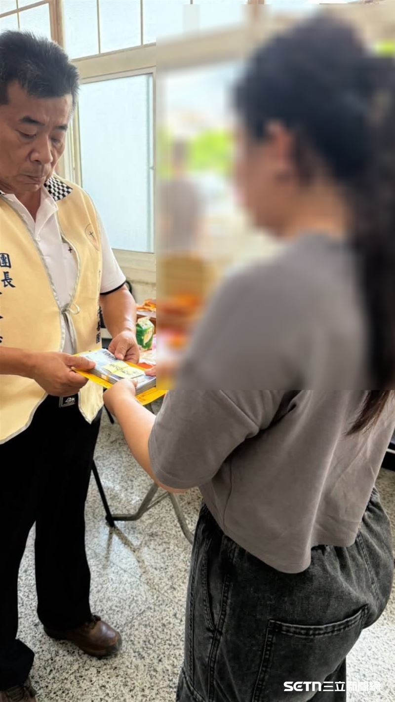 陳永聰說，這3個女孩相當懂事、乖巧，據他了解，孩子們就連上大學的學費，也幾乎都是靠自己半工半讀、一點一滴賺來的。如今爸爸突然離世，讓原本就不寬裕的生活更加艱難，也讓他格外心疼和不捨，所以特別囑咐，若未來真的遇到什麼困難，千萬不要自己硬撐，「隨時都可以聯絡我，只要能力做得到，我一定會盡力幫忙。」（圖／受訪者提供）
