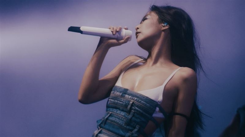 才疑似走光　Jennie登台落淚道歉惹網心疼