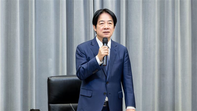 賴清德總統今(17)日聽取「116年度中央政府總預算案」簡報後宣布明年將全民普發現金一萬元。(圖/總統府提供)