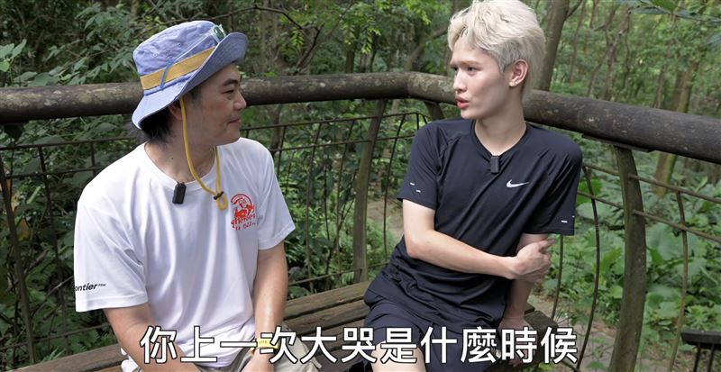 馬國弼擔任鍾明軒頻道特別來賓。(圖/翻攝鍾明軒YouTube畫面)