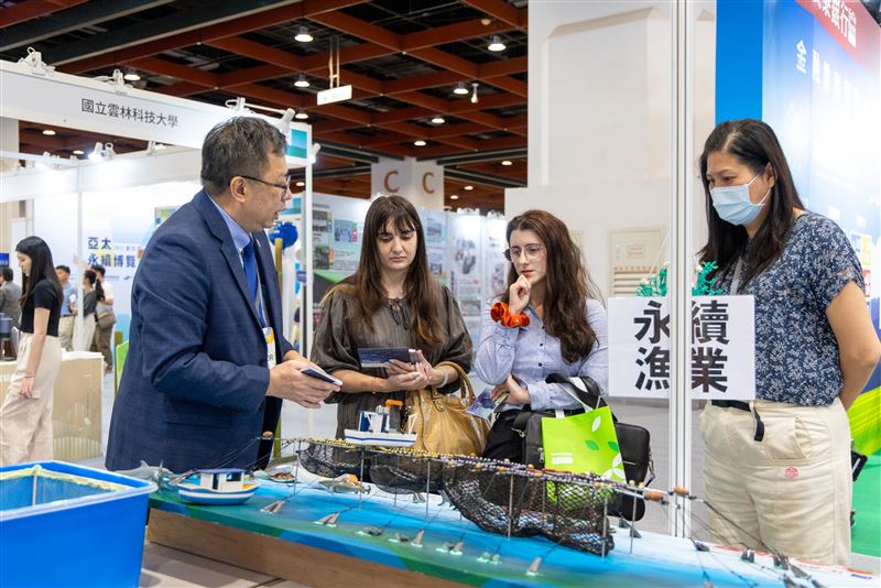 2026第五屆亞太永續博覽會以【Shape Our Future: Resilience, Innovation, Prosperity 共築我們的未來:韌性、創新、共榮】為主題,於2026年8月27日至8月29日於台北世貿一館舉行。(圖/台灣永續能源研究基金會提供)