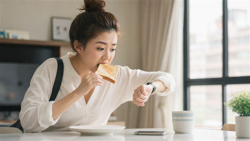 不少人早餐只吃吐司。(示意圖/AI生成)