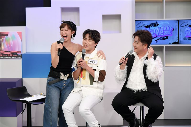 Lulu(左起)、陳孟賢、陳昭瑋同台。(圖/三立提供)