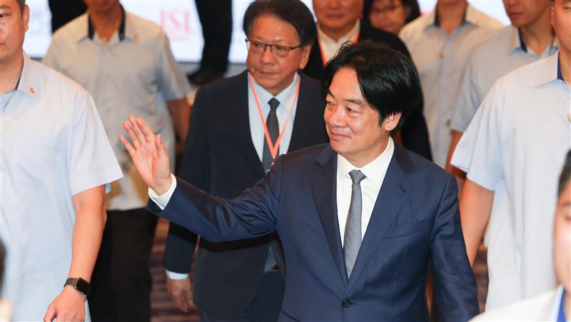 賴總統免舉債普發1萬 藍白為何崩潰跳腳?