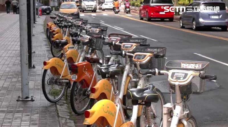 騎乘YouBike借車後若符合特定條件可獲得隱藏優惠,只要在「滿站」的站點借車或是在「沒車」的站點還車,系統就會發送5元騎乘券