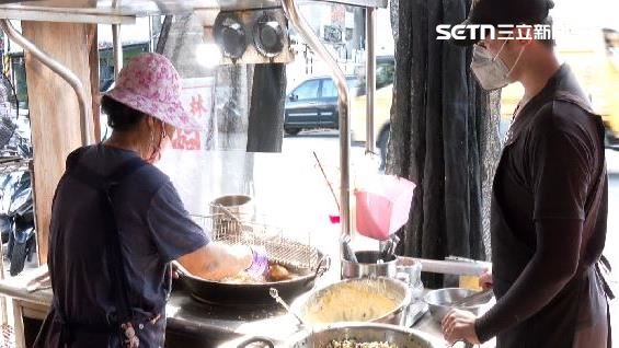 三重街頭短短幾條街就能吃到不同門派的蚵嗲