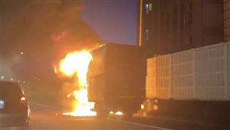 新／市民大道高架火燒車！下班車潮塞爆了