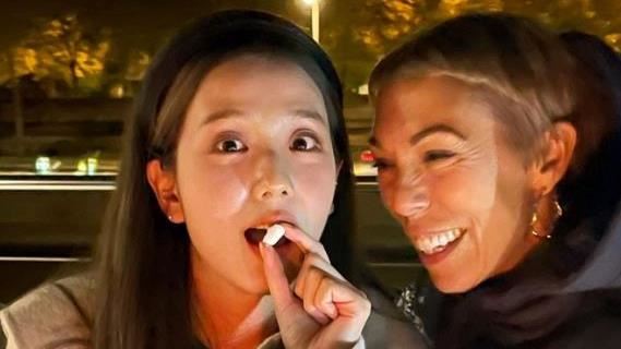Jisoo說,Mathilde無論內外都是極為美好的人。(圖/翻攝自IG@sooyaaa__帳號)