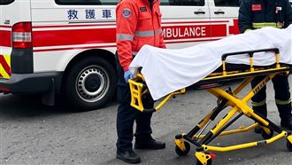 騎士自撞…頭部重創「腦漿外溢」當場死亡