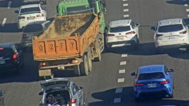 國道2號西向7.1公里處,桃園機場系統交流道,今天(19日)上午發生3車追撞事故。(圖/翻攝自高公局官網)