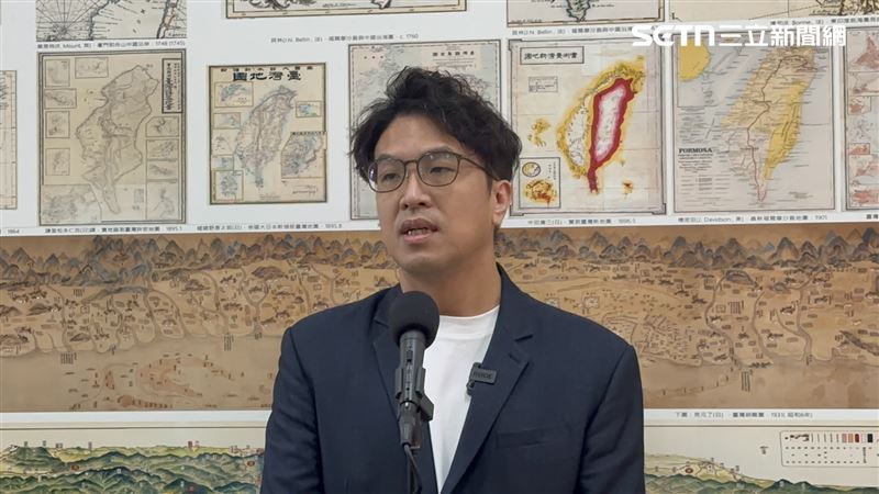 沈伯洋表示,重點並不是「到底哪一個比較好笑」,而是許多市民一直質疑,為什麼蔣萬安不能針對問題正面回答(圖/記者詹宜庭攝影)