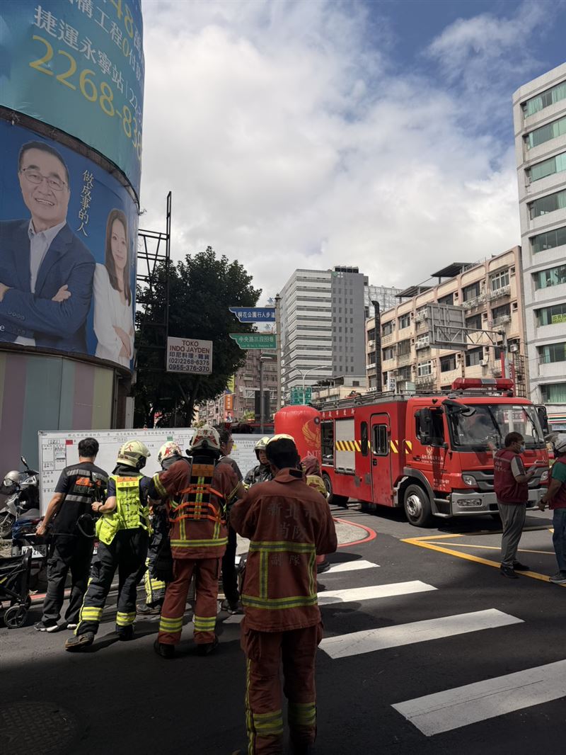 消防隊獲報到場搶救。（圖／翻攝畫面）
