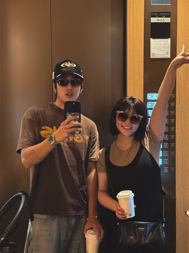 歌手婁峻碩和女星焦凡凡今年初迎來一子。(圖/翻攝自IG @shoumethemoneyxx)