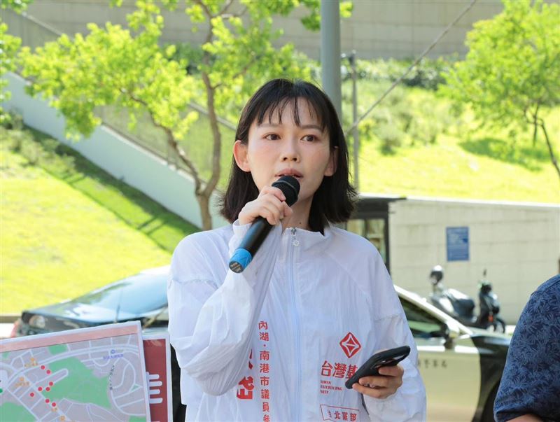 吳欣岱說,這是惡性競價,真正危險的,已經不是「一萬元該不該發」。問題在於,國家預算正在被變成一場沒有上限的政治競標。(圖/翻攝自吳欣岱臉書)