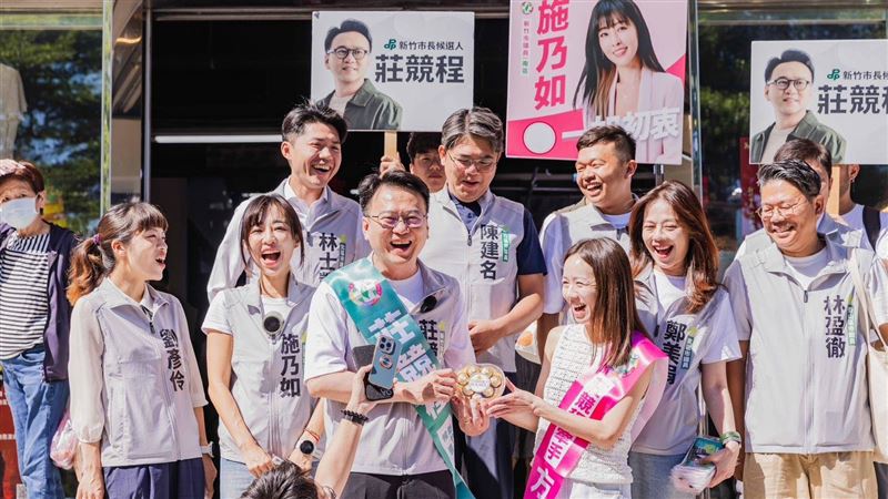 莊競程七夕拜票　美妻露臉變最強助選員