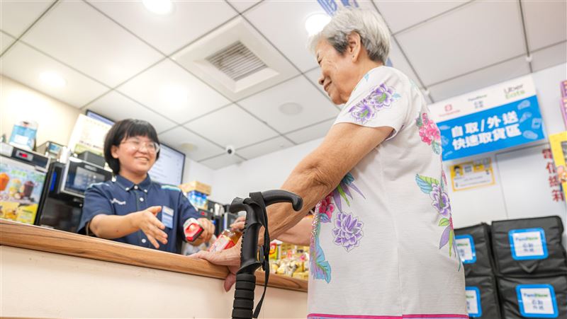 逾8成長輩每週都會去超商！卻常遇到3困難