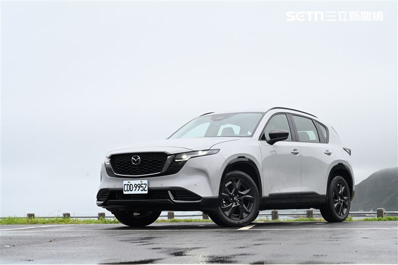 Mazda CX-5 25S AWD Premium Plus休旅車。(圖/記者鍾釗榛攝影)
