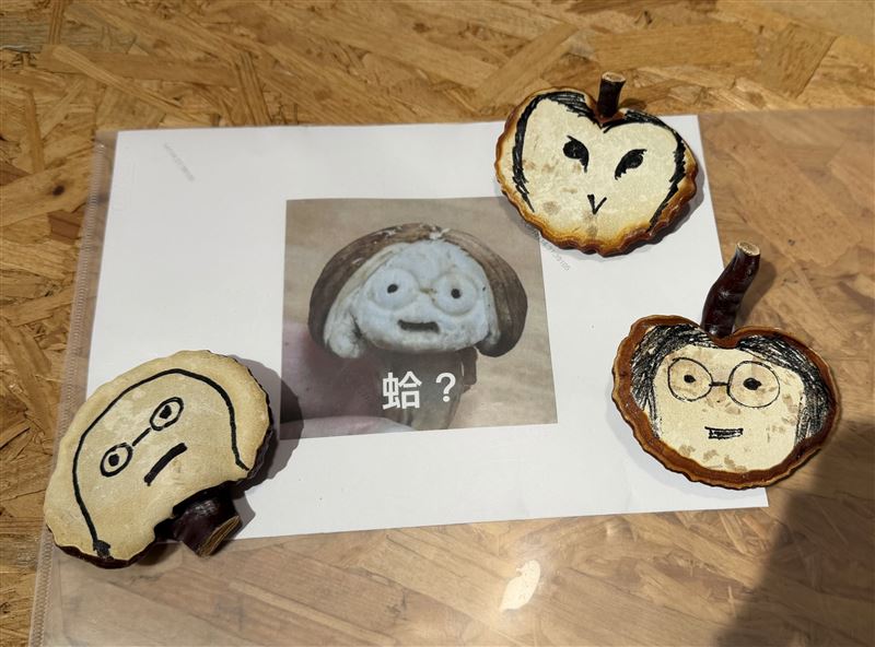 蕭美琴公開三人作品,其中左下角為林國漳畫的蔡英文。(圖/翻攝自Threads @bikhimhsiao)