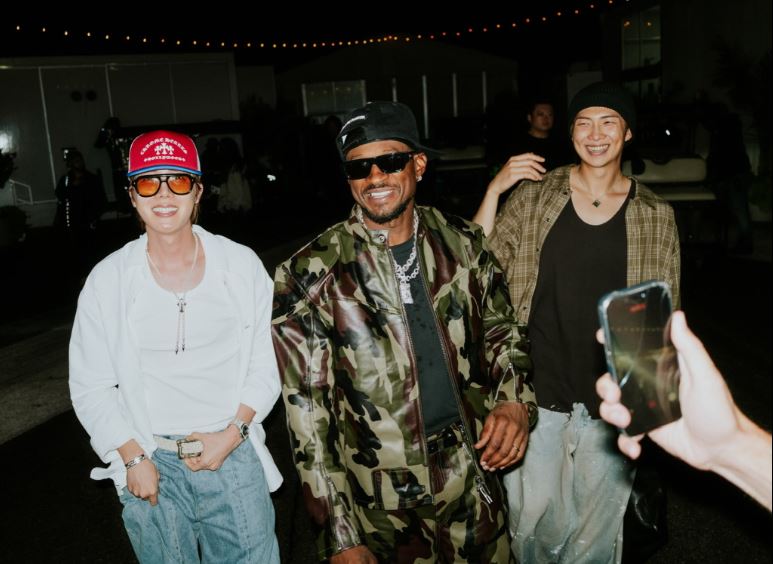 RM、J-Hope現身《The R&B Tour》演唱會。(圖/翻攝自Usher臉書)