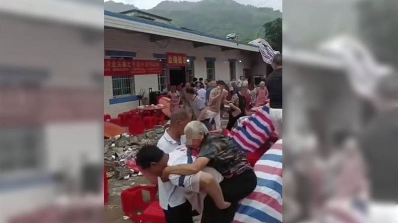 夫妻為孩子辦升學宴　牆倒釀5死17傷