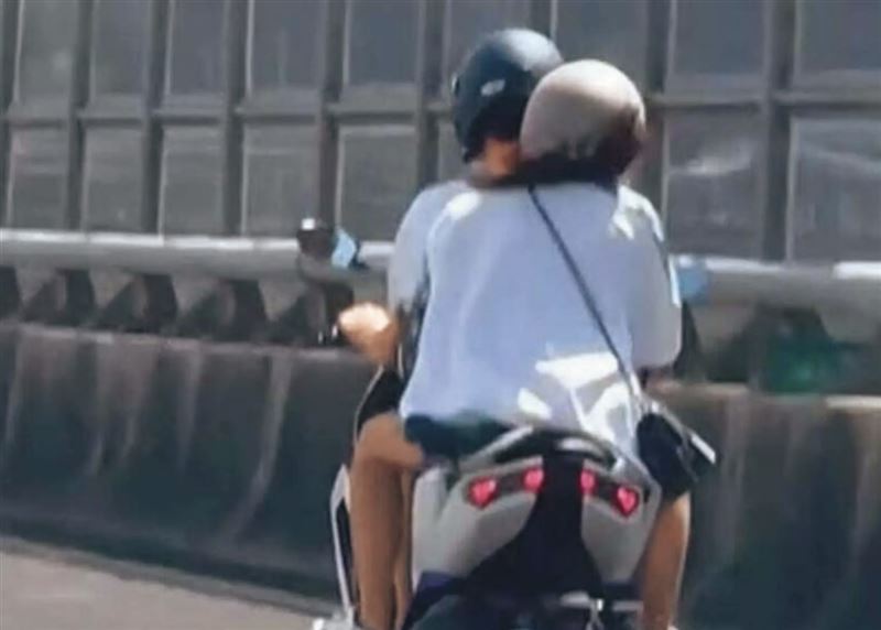 小情侶騎機車逃亡,機車卻拋錨,二人狼狽遭逮。(示意圖,圖非當事人,翻攝畫面)