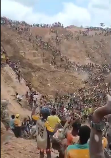 中非共和國金礦山崩,至少百人罹難。(圖/翻攝自X平台 @Existenzse)