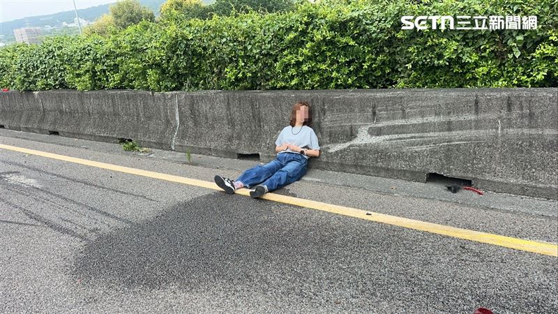 肇事的VOLVO女駕駛疑似開啟ACC輔助系統釀禍。(圖/翻攝畫面)