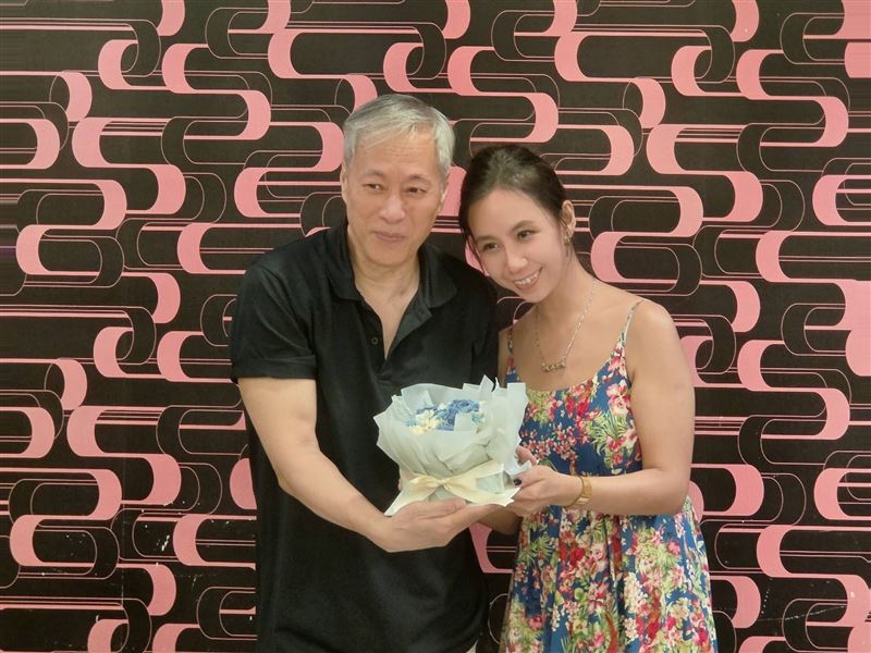 姜厚任認愛小24歲女友童芯後,引發一連串風波。(圖/翻攝自童芯臉書)
