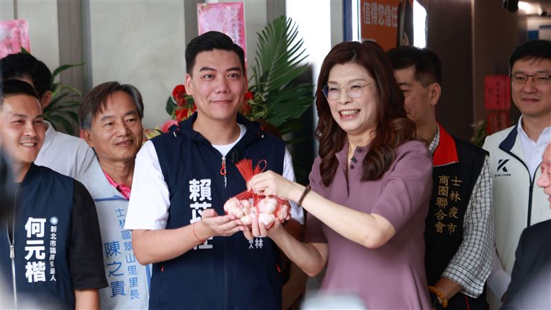 賴苡任競總成立　鄭麗文：士北議員全壘打