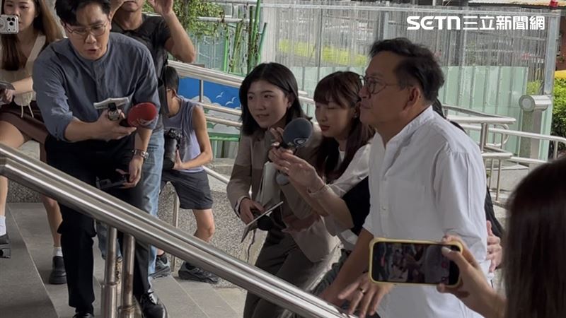 詹姆士涉嫌假驗資200萬元遭士林地檢署起訴。(圖/記者鍾昀軒攝影)