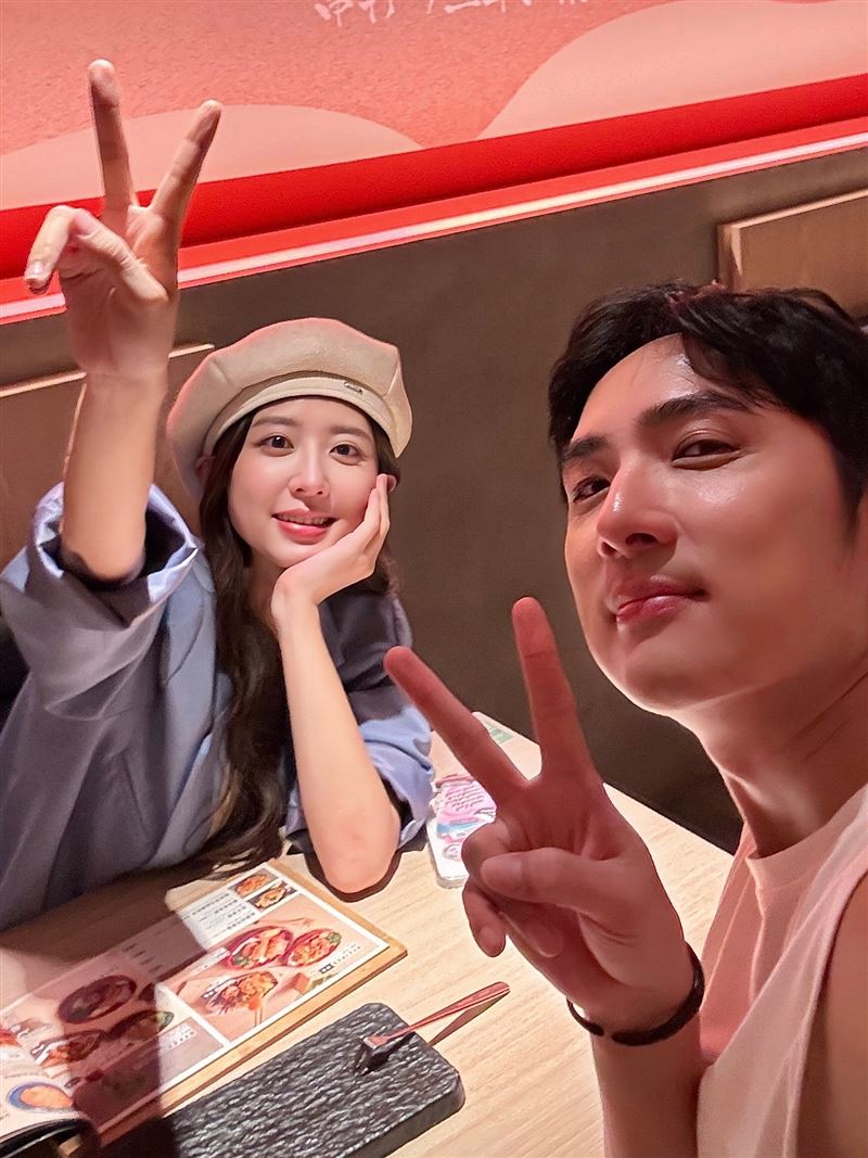 洪詩與李運慶於2023年結婚。(圖/翻攝自IG @angelhong)