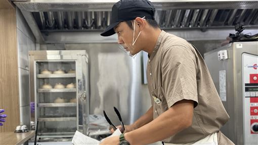 客人嚇曝吃到頭髮　姚元浩出面急道歉了