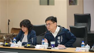考察高雄機場　賴瑞隆拋3訴求護小黃運將