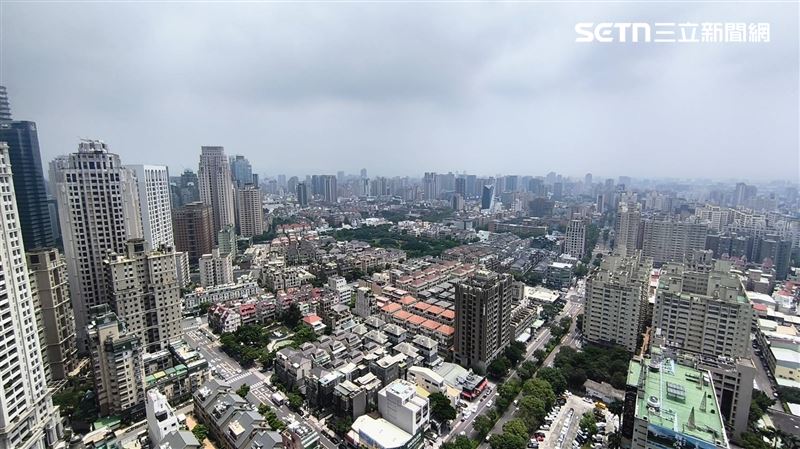 房地合一稅資料,代表短線交易45%稅率者占比降至9.14%,創統計新低,反觀代表長期持有的免稅及繳納20%稅率者合計超過7成,政府打炒房成效已顯現。(圖/記者陳韋帆攝影)