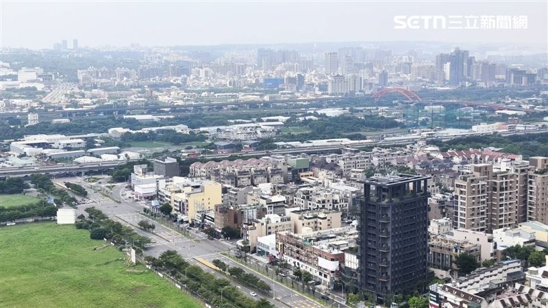 房市低潮,北台灣8月預售與新成屋供給量再度下滑,陳炳辰指出,即使928檔期房市亦難讓枯木逢春,最快需等選後12月央行決策才有轉機。(圖/記者陳韋帆攝影)