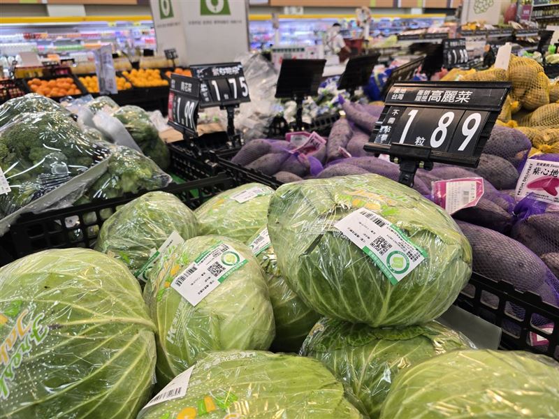 限時4天!愛買有機高麗菜89元。(圖/品牌業者提供)