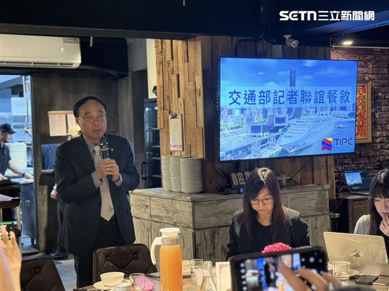 港務公司董事長周永暉表示,今年郵輪艘次及旅客數審慎樂觀,預估旅客人數可突破去年、達到119.7萬人次。(圖/記者李育道攝影)