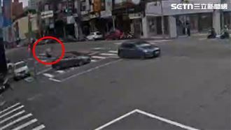 轎車鬼切迴轉害撞！24歲男頭部重創搶救中