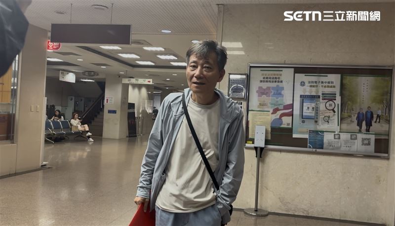 畢書盡父涉逃漏稅起訴　現身北院出庭